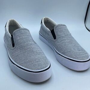 Lugz size 8.5 woman’s clipper classic slip on